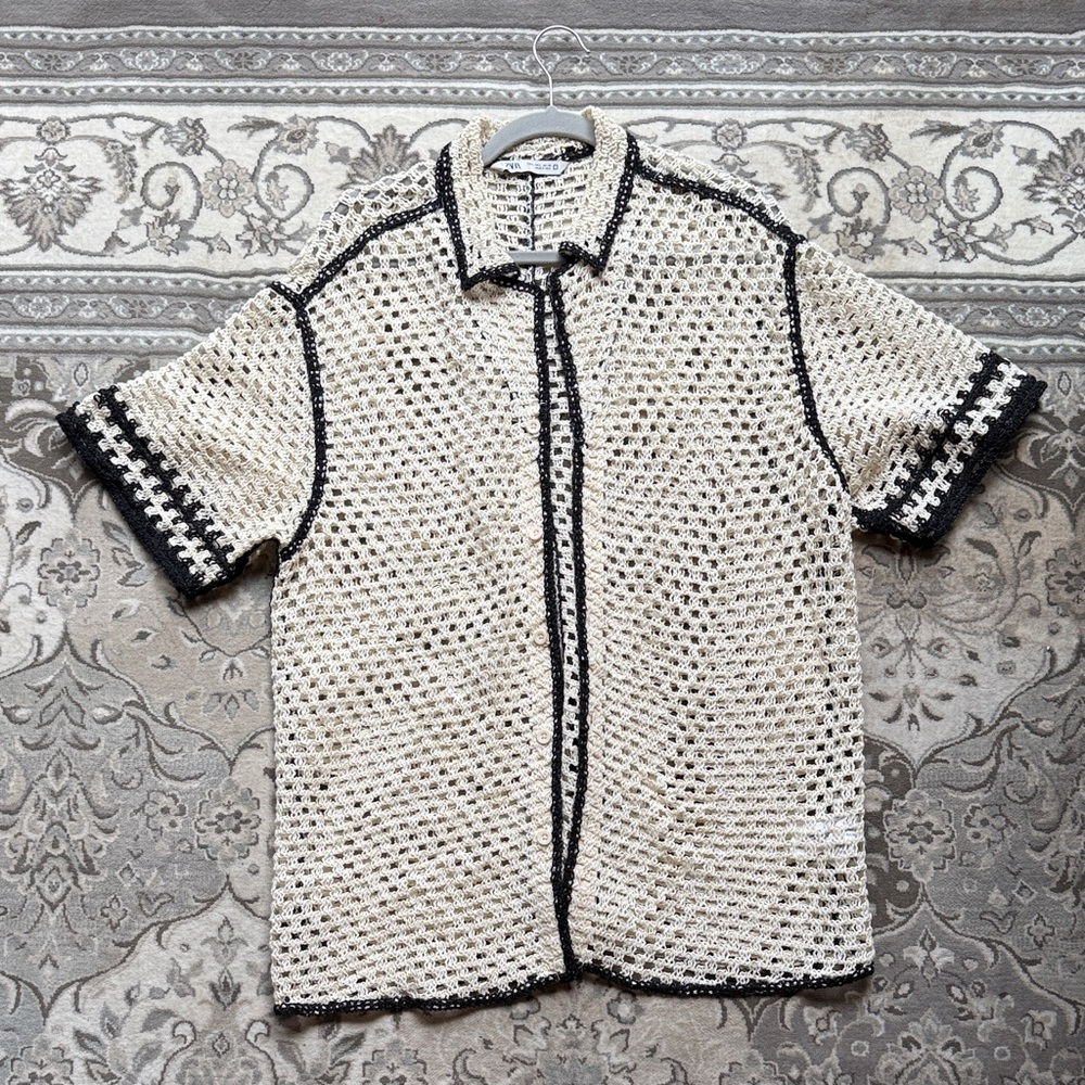 Zara Black and Cream Casual Knit Shirt